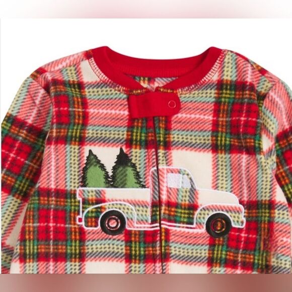 Eddie Bauer Toddler 18M Footed Sleeper Red Plaid Zip Pajamas Christmas Truck NWT - Picture 3 of 6